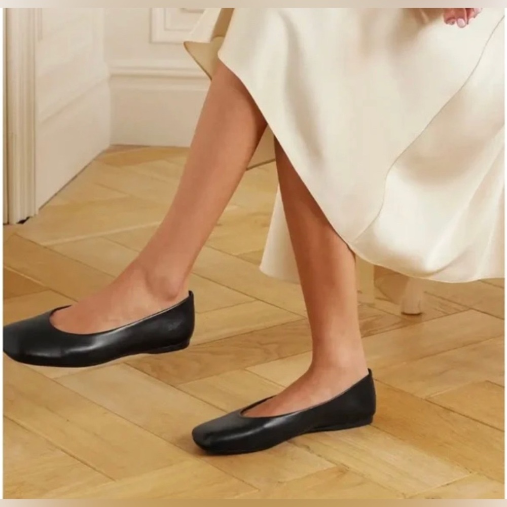 NEW Vince Leah Slip On Ballet Flats Size 8 Black Leather Minimalist Ballerina